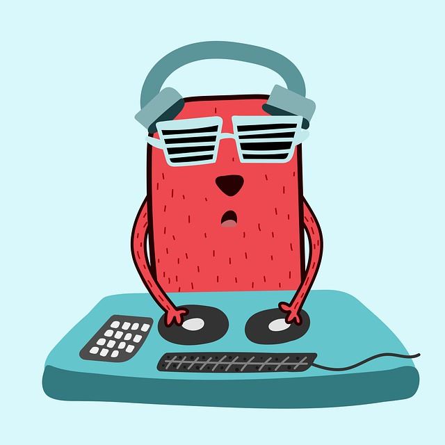 musician_640cartoon animal with headphones from pixabay